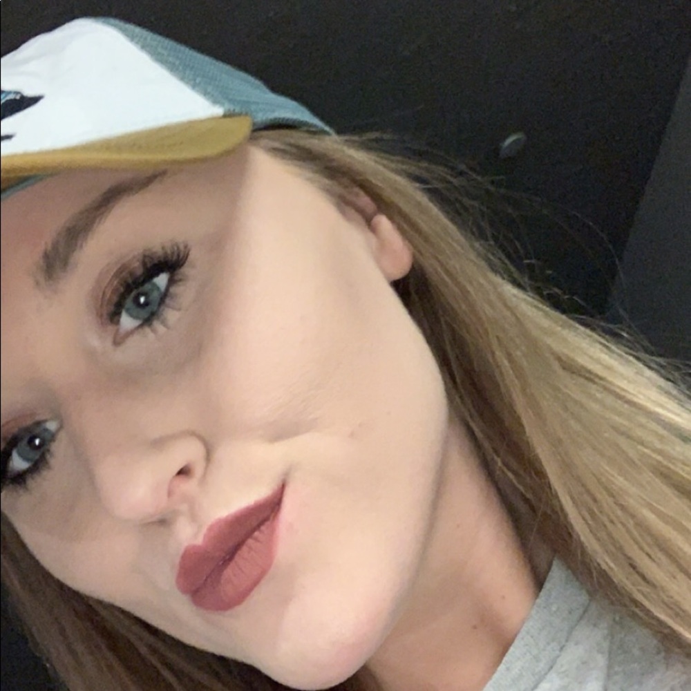 Meet your Posher, Cassie